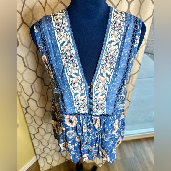 EUC Spell & the Gypsy Collective Navy Blue Zahara Sleeveless Blouse - Picture 9 of 16